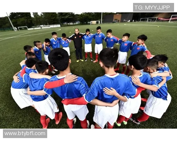 开封校园足球热潮兴起助力青少年全面发展与健康成长 开封校园足球热潮兴起助力青少年全面发展与健康成长